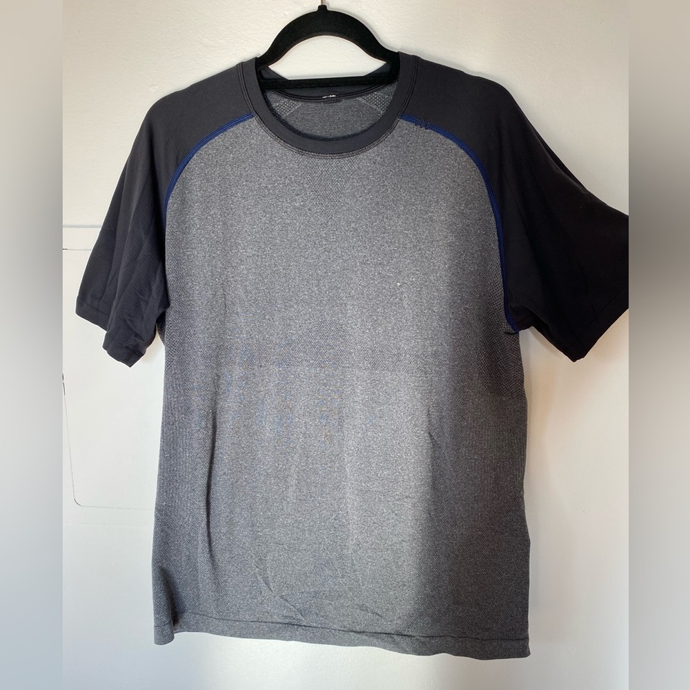 Men’s Lululemon Athletic Shirt